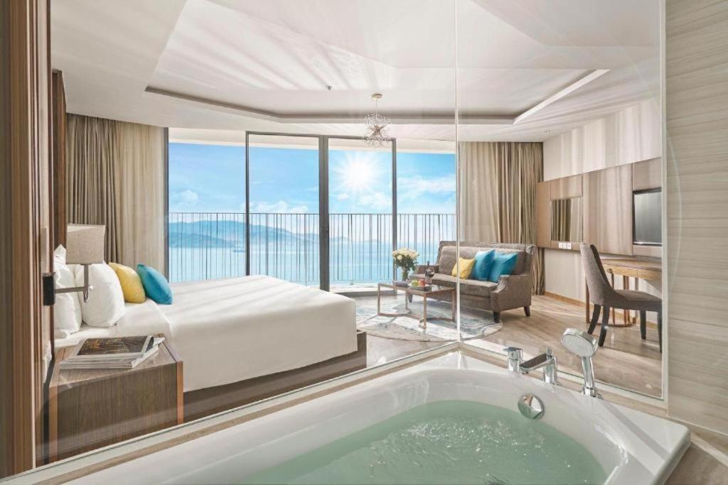Luxury Seaview Panorama Nha Trang By Luna Esterno foto